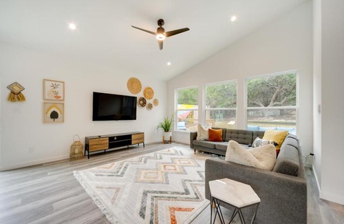 Canyon Lake Casa | Canyon Lake Oasis Backyard and Wraparound Deck!