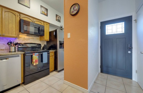 Canyon Lake Casa | Canyon Lake Townhome w/ Balcony, Deck & Yard!