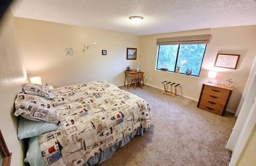 Yosemite Lakes Casa | Canyon Vista Rock House