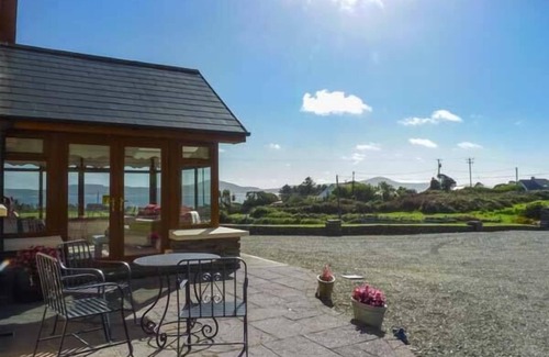 Kilcrohane Cabaña | CAOLA NUA, family friendly, with a garden in Kilcrohane, County Cork