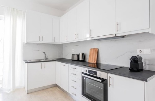 Marousi Apartamento | Capacious 3BR Apartment in Marousi