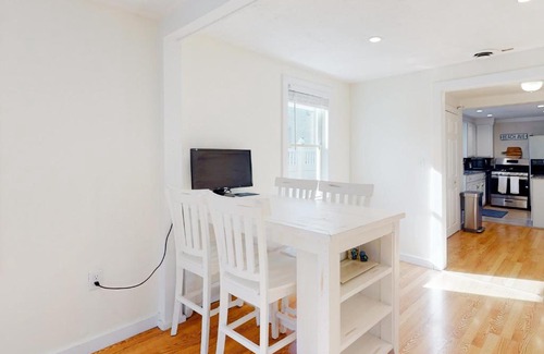 Falmouth Casa | Cape Cod Charmer