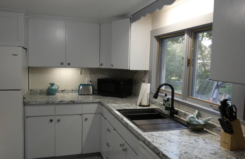 Centerville Cabaña | Cape Cod Cottage, Short Walk to Wequaquet Lake Private Beach and Cranberry Bogs