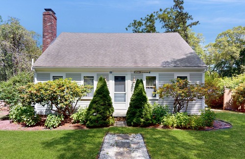 Brewster Casa | Cape Cod Getaway - near Seymour Pond and Rail Trail; Bay Beaches w/in a few mile