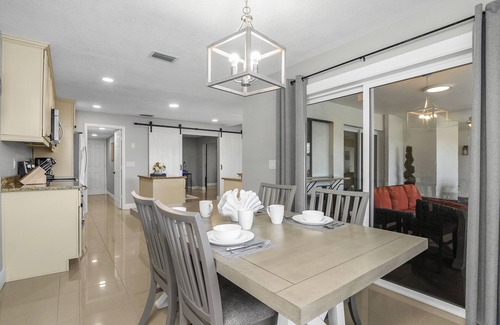 Pelican Casa | Cape Coral Dream Home – Pool, Games & Mini Golf