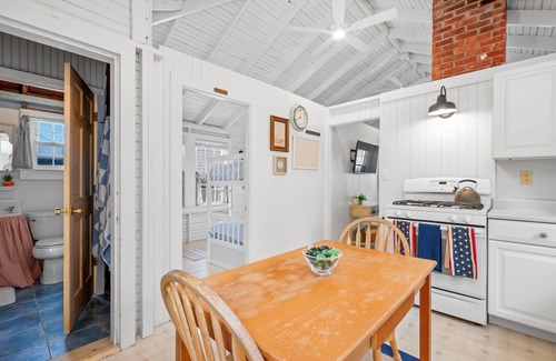 Brewster Cabaña | Cape Cottage, water views, 2bdrms, 1bth, screened porch, window AC units, steps to beach!