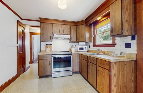 Falmouth Casa | Cape house w/ AC, walk to Park, ferries, dining & shops; close to rail trail