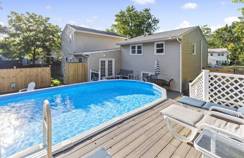 Lower Township Casa | Cape May 4 Bed Pool Oasis,Dog Friendly, Sleeps 10, Outdoor shower + Firepit + EV