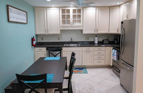 Village Green Casa | Cape May Peaches, Fully renovated Village Green quad that offers a bright beach atmosphere