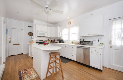 Cape May Casa | Cape May 8BR Sleeps 24; 3 Blks a la playa / ciudad; Perros OK (2)!