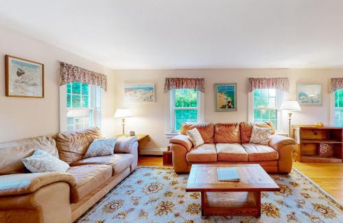 Gilford Casa | Cape Me Away