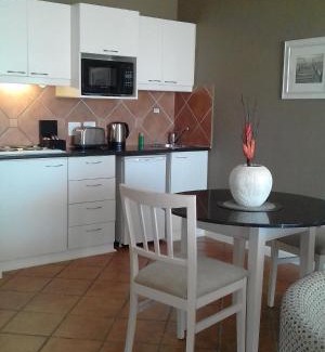 Lagoon Beach Apartamento | Cape Town Beachfront Apartments at Leisure Bay