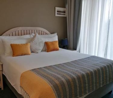 Lagoon Beach Apartamento | Cape Town Beachfront Apartments at Leisure Bay