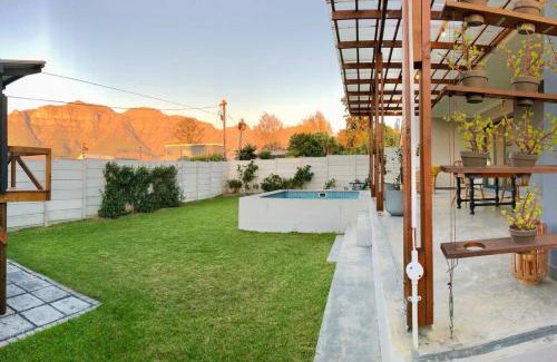 Stellenbosch Villa | Cape Winelands Mountain View Getaway