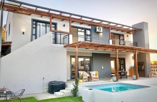Stellenbosch Villa | Cape Winelands Mountain View Getaway