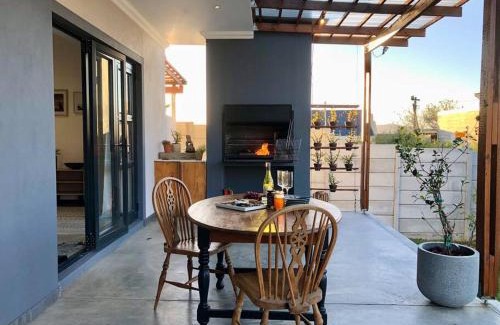 Stellenbosch Villa | Cape Winelands Mountain View Getaway
