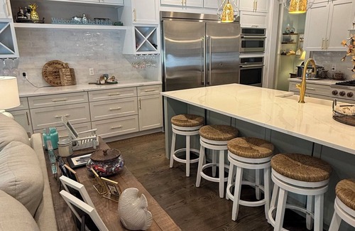Mashpee Casa | Capecod South Mashpee 3 bedroom modern farmhouse available to rent summer 2026.