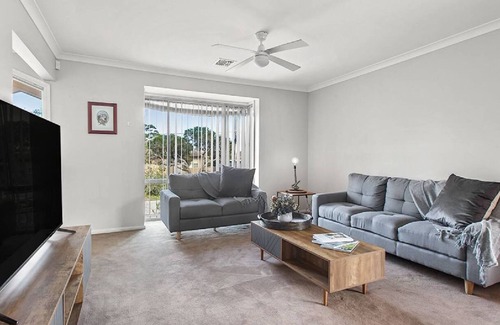 Capel Sound Casa | Capel Grand Villa - Pet-Friendly Beach Escape