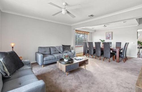 Capel Sound Casa | Capel Grand Villa - Pet-Friendly Beach Escape