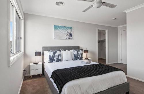Capel Sound Casa | Capel Grand Villa - Pet-Friendly Beach Escape