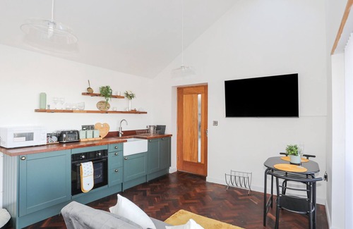 Llanerchymedd Cabaña | CAPEL PARK (TYDDYNOD BACH), pet friendly in Llanerchymedd