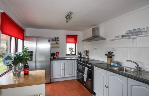 Amlwch Cabaña | CAPEL ZION, pet friendly, country holiday cottage in Amlwch