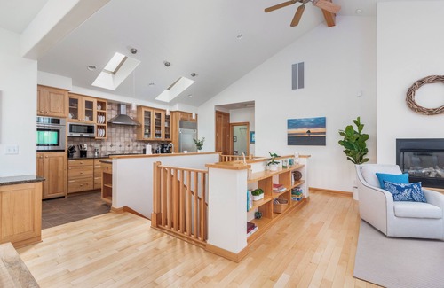 Oregon Coast Casa | Capeside Lookout #129-Amazing views, upscale amenities, clubhouse pool access.