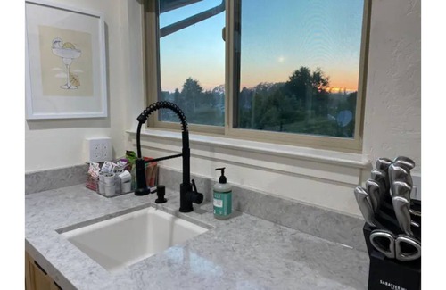 Capitola Casa | Capitola Nest: 1 Bedroom Suite with Living/Kitchen