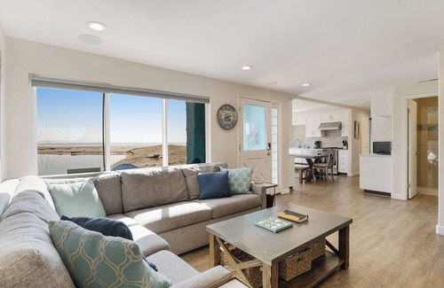 Capitola Casa | Capitola Venetian #1 – Historic Beachfront Getaway