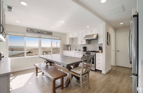 Capitola Casa | Capitola Venetian #1 – Historic Beachfront Getaway