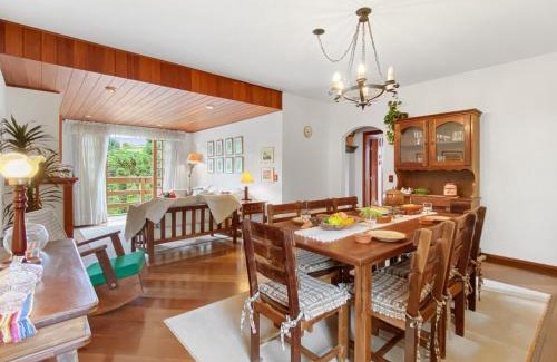 Vila Inglesa Apartamento | Capivari - Lareira - 3 Quartos - Cozinha - Aconchegante