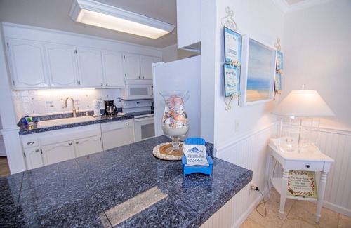 North Pacific Beach Condominio | Capri Beach Accommodations