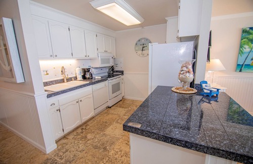 North Pacific Beach Condominio | Capri Beach Accommodations