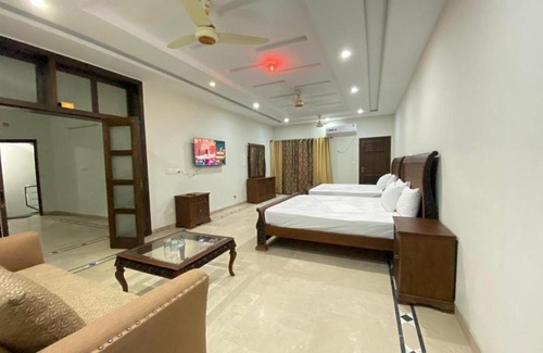 Islamabad Hotel | Capri Inn Guest House