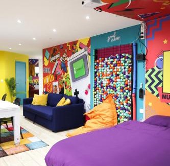 Cuesmes Apartamento | Capsule 90's - Balnéo - Sauna - Flipper - Billard - Netflix - Nintendo Switch & Jeux -