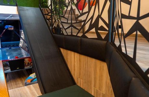 Valenciennes Apartamento | Capsule Luna Park - Jacuzzi - Sauna - Jeux & Arcades - Billard - Netflix & Home cinéma -