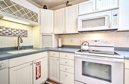 Village Green Casa | Captain's Quaders 2 Bedroom Home by RedAwning