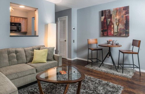 East Bank Condominio | Captain's Quarters Riverfront # 3