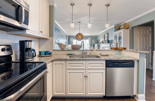 Manteo Condominio | Captain's Quarters: Soundfront | Private Boat Slip