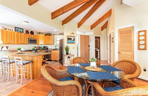 North Truro Apartamento | Captain's Quarters at Dune Crest Hotel