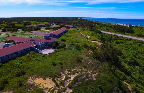 North Truro Apartamento | Captain's Quarters at Dune Crest Hotel