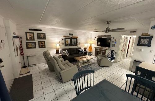 Midtown Ocean City Apartamento | Captain's Quarters