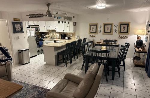 Midtown Ocean City Apartamento | Captain's Quarters