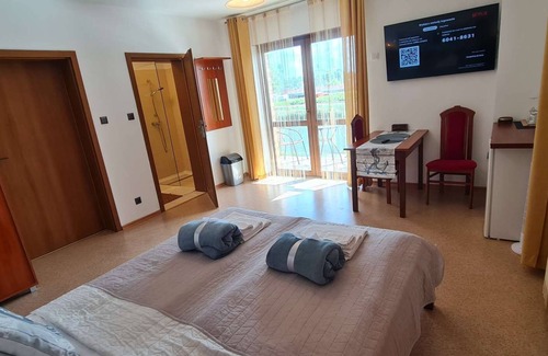 Dzielnica Uzdrowiskowa Casa | Captain's Villa * River View * Superior Double Room with Private Bathroom and Balcony