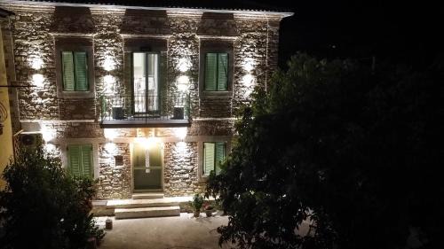 Melikia Apartamento | Captain Theo's modern apartment Maria