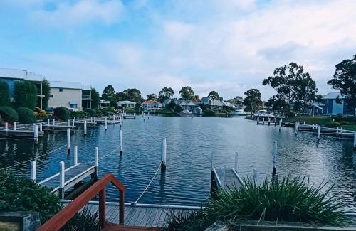 Paynesville Apartamento | Captains Cove 1st Floor Spa Luxury Apartments - Free Netflix