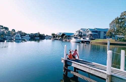 Paynesville Apartamento | Captains Cove 1st Floor Spa Luxury Apartments - Free Netflix