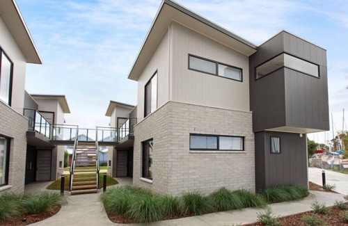 Paynesville Apartamento | ⭐️CAPTAINS COVE LUXURY APARTMENTS 1ST FLOOR SPA DELUXE & FREE NETFLIX