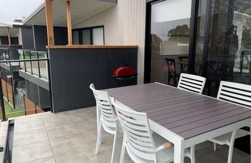 Paynesville Apartamento | Captains Cove Luxury Apartments - 1st Floor Spa Deluxe