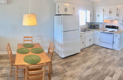 Nags Head Apartamento | Captains Quarters, NUEVO 2018, a menos de 1 cuadra de la playa !!Porche Cubierto